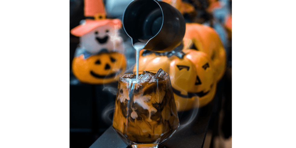 Halloween cocktail pumpkin