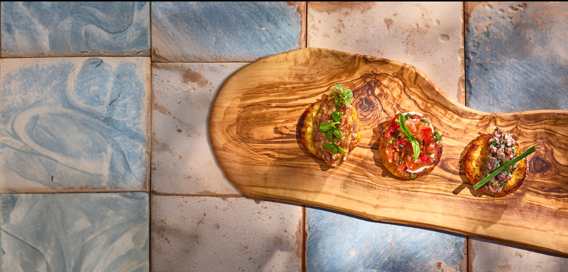 header_triple_tartare_on_a_crisp.jpg