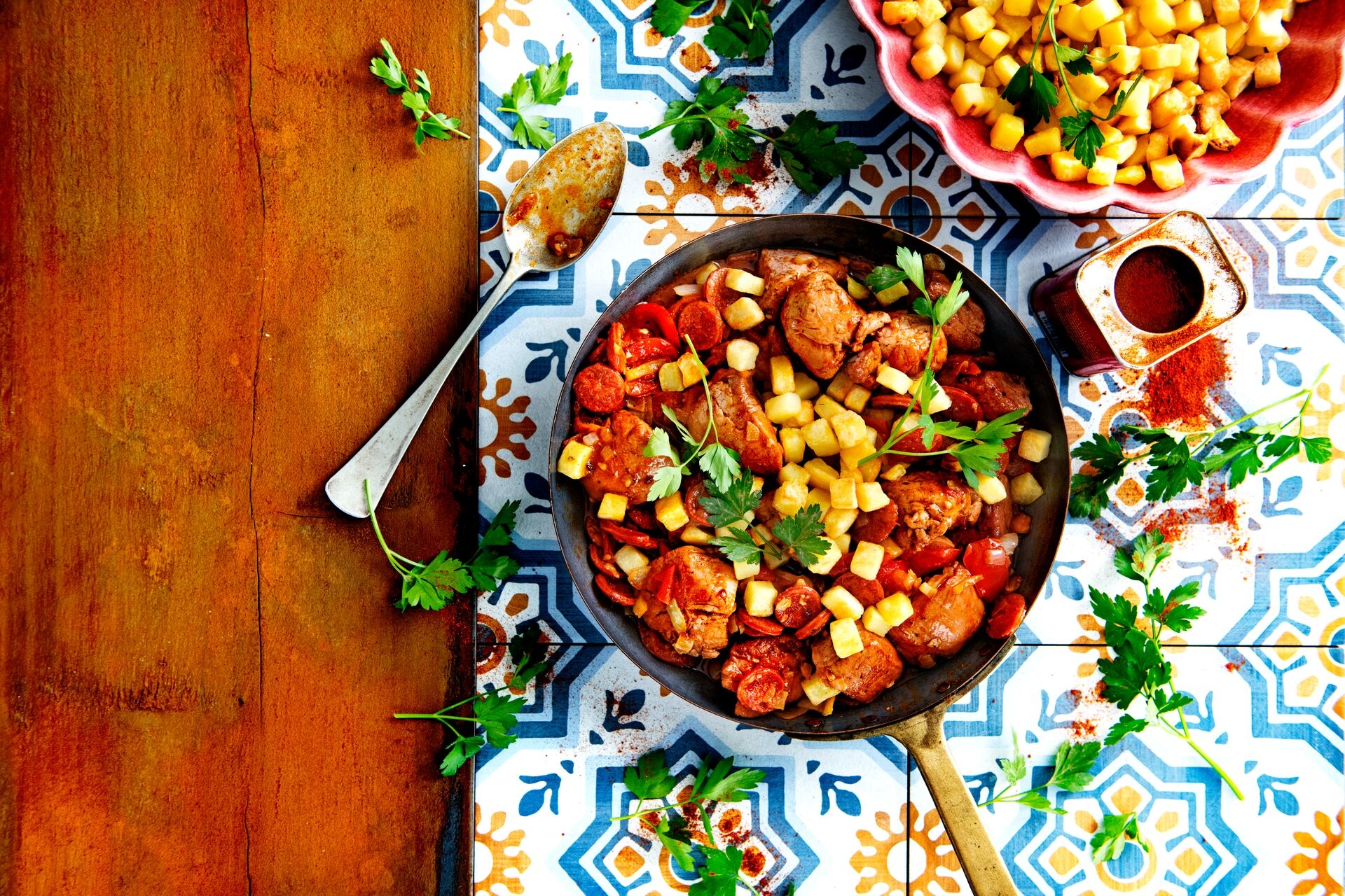 cataplana-met-varkenshaas-en-aardappeldobbelsteentjes-1